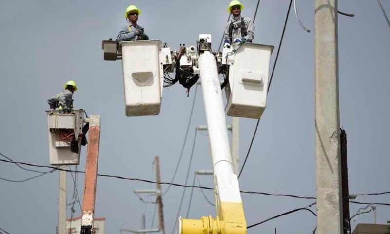 Puerto Rico Pushes for Private Power Generation Amid Secrecy