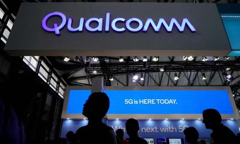 QUALCOMM (QCOM) Scheduled to Post Quarterly Earnings on Thursday