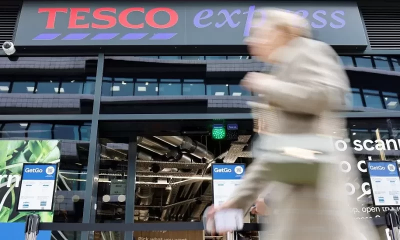 Tesco boosts staff pay by a further 7%