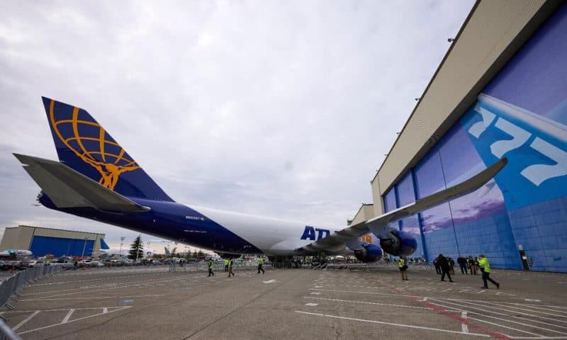 Boeing Bids Farewell To An Icon, Delivers Last 747 Jumbo Jet - Equity ...