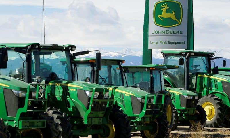 Deere & Co. stock outperforms market on strong trading day