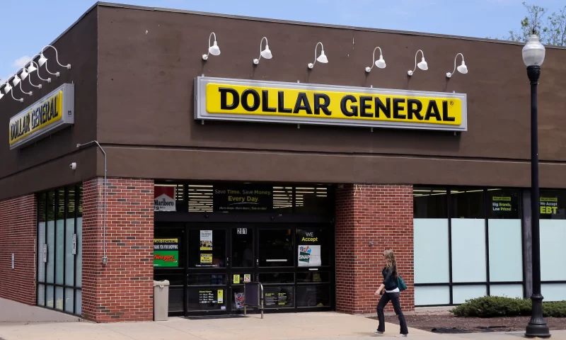 Dollar General Co. (NYSE:DG) Shares Purchased by Lincoln Capital Corp