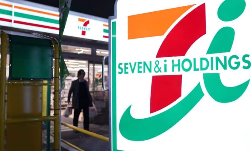 Seven & I Shares Drop on Supermarket-Closure Plans