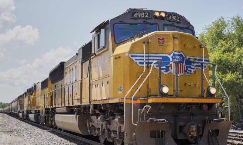 Headinvest LLC Trims Position in Union Pacific Co. (NYSE:UNP)