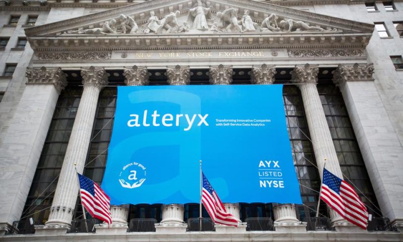 Alteryx stock falls 15% on mixed results, outlook