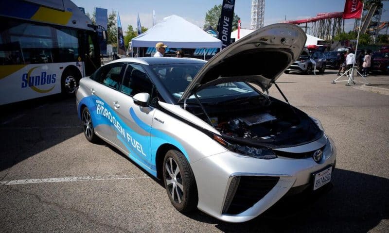 States and Companies Compete for Billions to Make Hydrogen