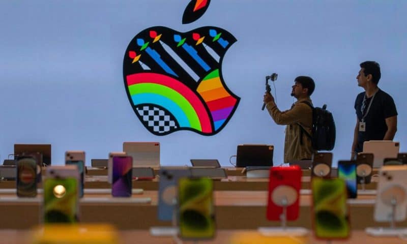 Apple Inc Bets Big on India as It Opens First Flagship Store