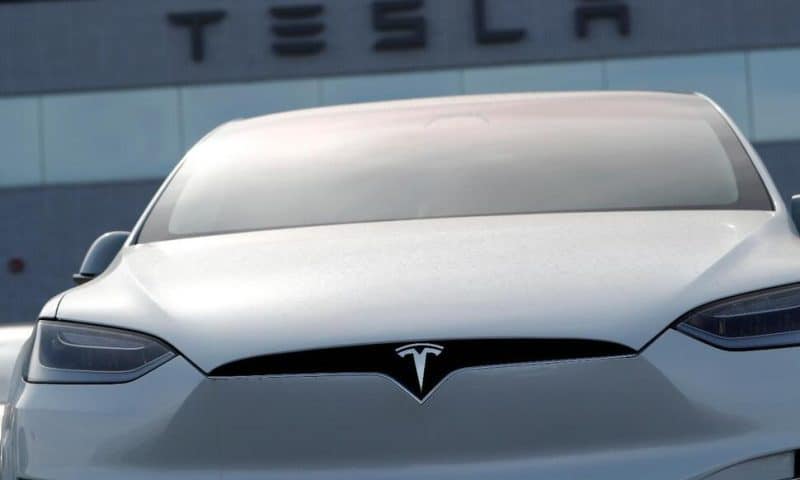 Price Cuts Cause Tesla 1Q Income, Profit Margins to Fall