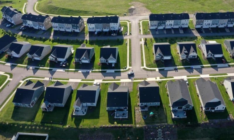 Average Long-Term US Mortgage Rate Falls to 6.35% This Week, Lowest Level in 5 Weeks