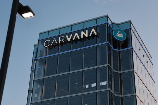 Carvana spooks market by moving up results, stock sinks 10%