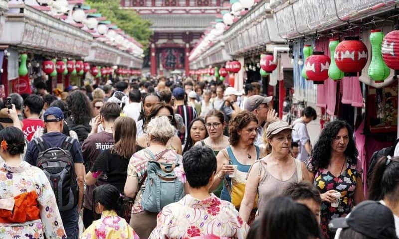 Japanese Economic Growth Surges on Strong Exports and Tourism