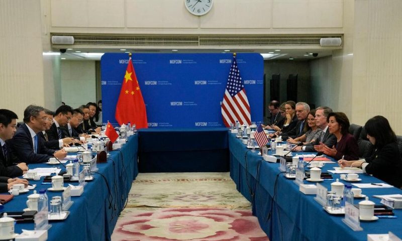 US, China Agree to Discuss Export Controls as Commerce Secretary Visits to Warm up Chilly Ties