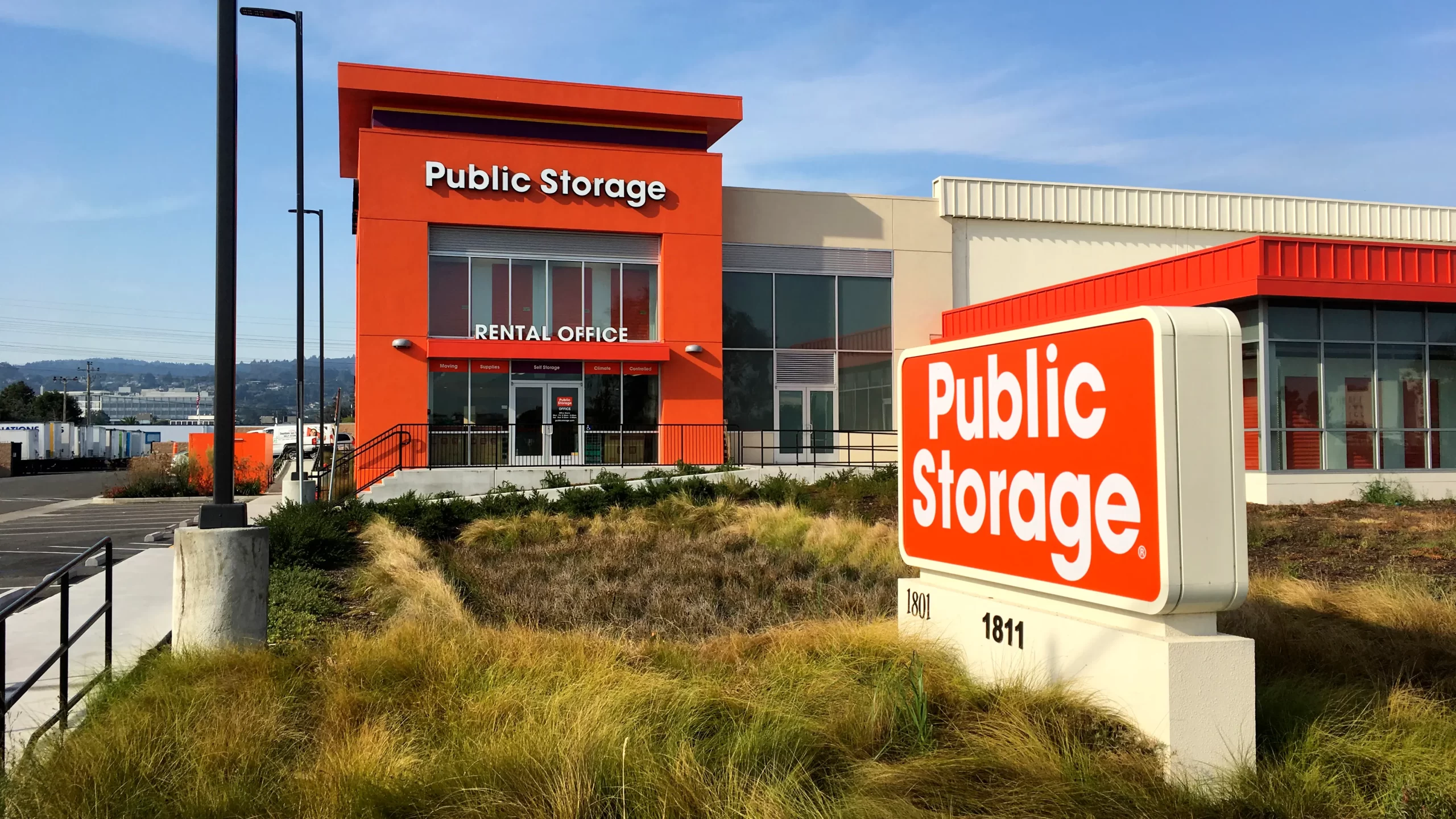 Public Storage Stock Rises Tuesday, Outperforms Market - Equity Insider