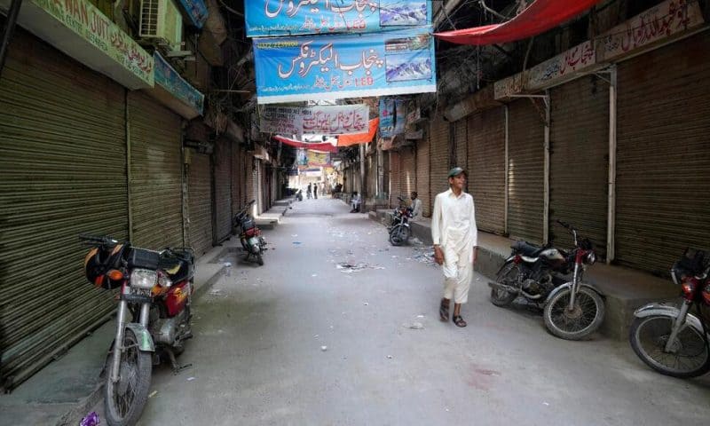 Pakistani Traders Strike Countrywide Against High Inflation and Utility Bills