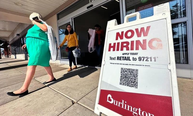 US Applications for Unemployment Benefits Fall to Lowest Level in 7 Months