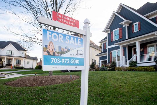 Home-buying demand falls as mortgage rates reach multi-decade highs