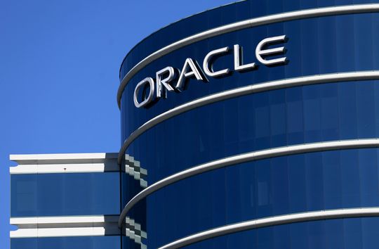 Oracle stock sinks as revenue outlook falls below Wall Street consensus