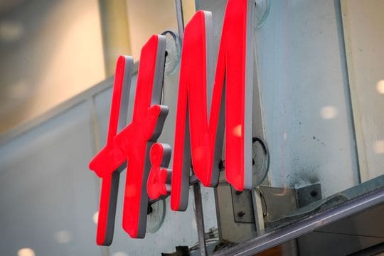 H&M shares fall as retailer misses sales expectations; CAC 40 leads advance