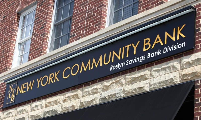 New York Community (NYCB) Stock Falls Despite Q3 Earnings Beat