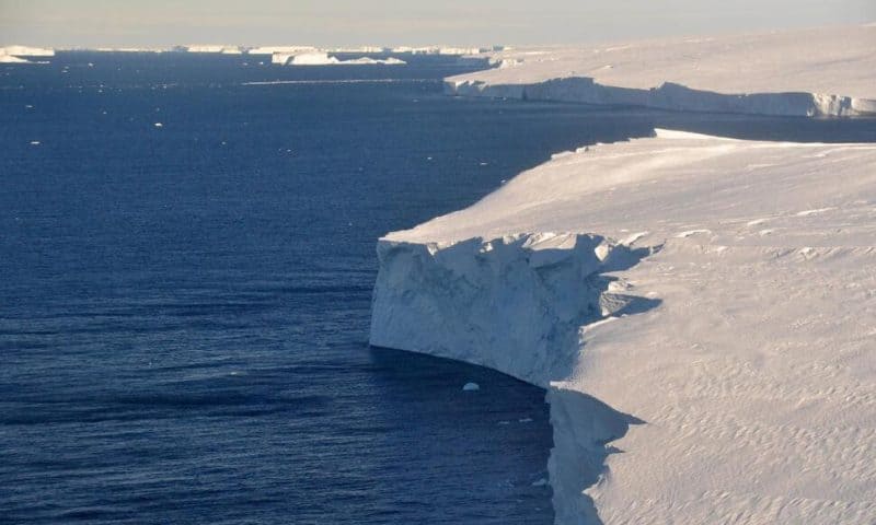 Even With Carbon Emissions Cuts, a Key Part of Antarctica Is Doomed to Slow Collapse, Study Says