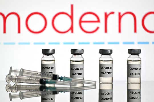 Moderna’s stock suffering record losing streak as ‘investor caution remains high’ over COVID vaccine sales