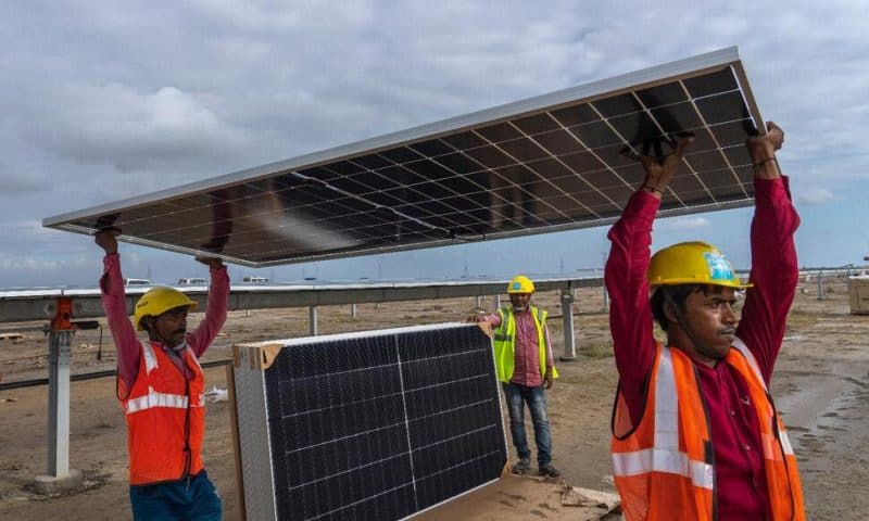 In the Salt Deserts Bordering Pakistan, India Builds Its Largest Renewable Energy Project