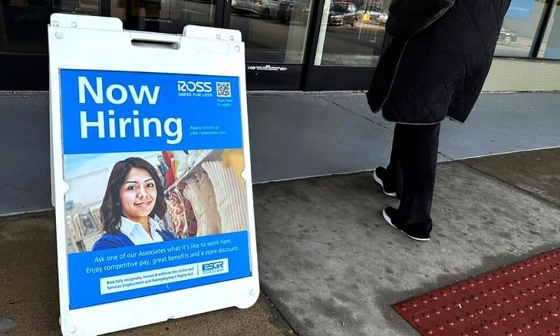 US Applications for Jobless Benefits Fall Again as Labor Market Continues to Thrive