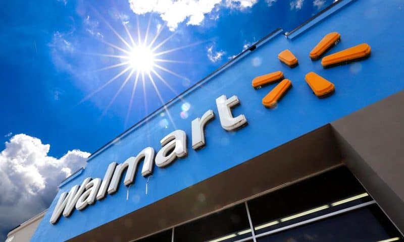 Walmart Raises Starting Pay; Redesigns Bonuses for Store Managers