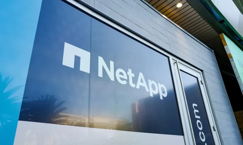 NetApp Inc. stock outperforms competitors on strong trading day