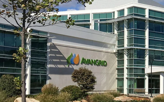 Avangrid (NYSE:AGR) Shares Gap Up to $32.08