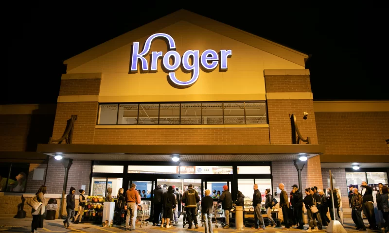 Kroger Co. stock outperforms competitors on strong trading day