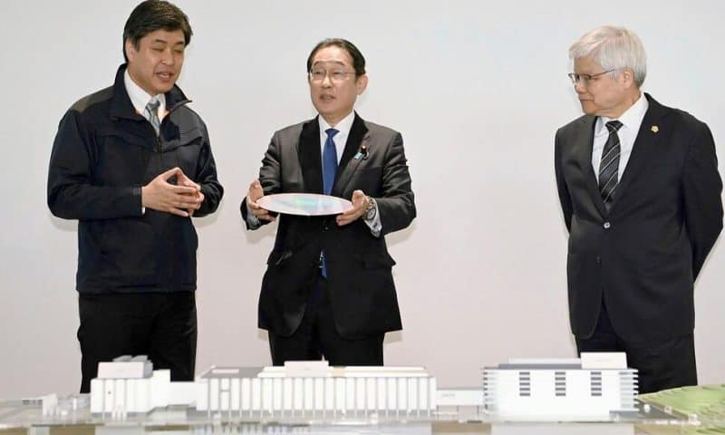 Japanese Leader Visits New Chip Factory, Stressing Ties With Taiwan and Support for Key Technology