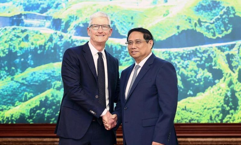 Apple CEO Says That He Wants to Increase Investments in Vietnam