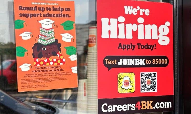 US Applications for Jobless Benefits Fall as Labor Market Continues to Thrive