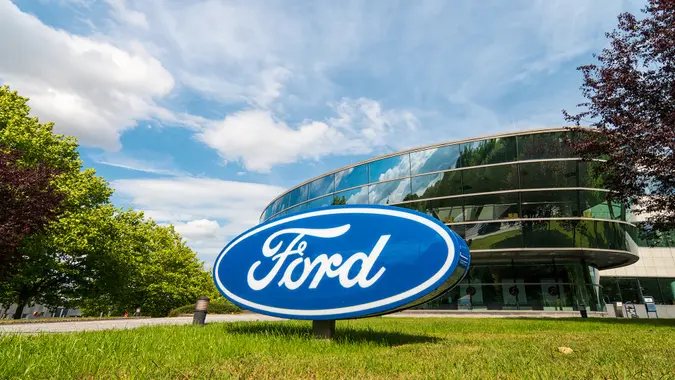 Ford Motor (NYSE:F) Trading Up 1.1%