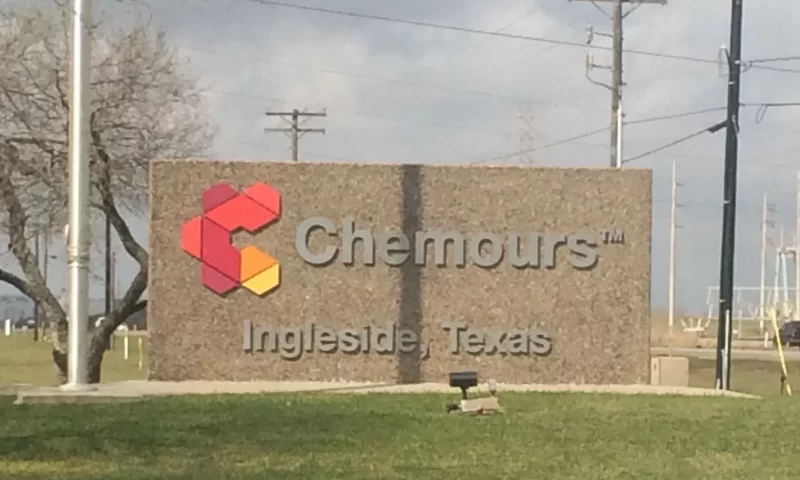 Chemours (NYSE:CC) Trading Up 4.7%