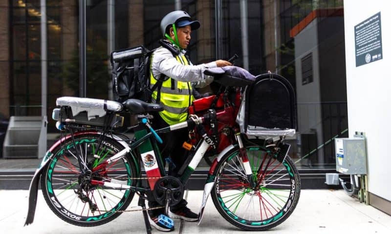 Newly Arrived Migrants Encounter Hazards of Food Delivery on the Streets of NYC: Robbers