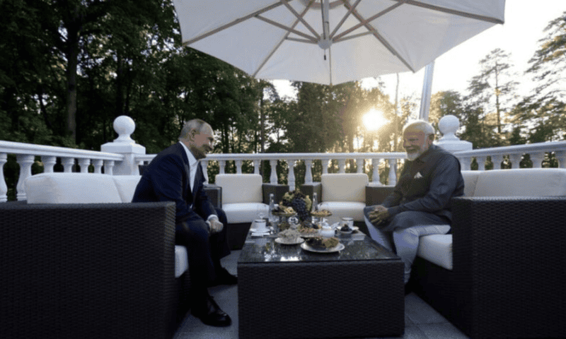 Putin, Modi Hold Informal Talks at Kremlin Leader’s Residence