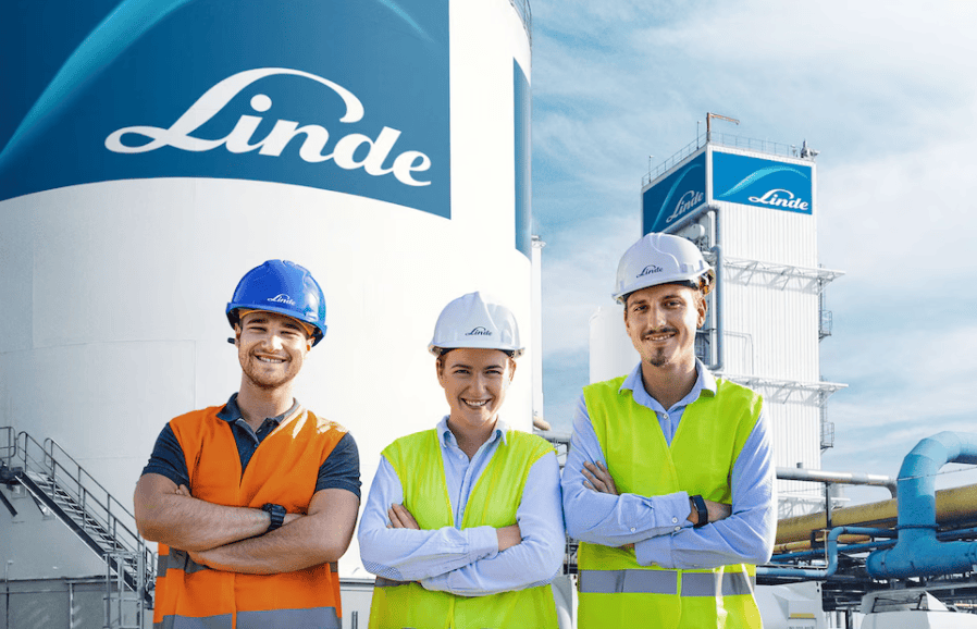 Jackson Wealth Management LLC Sells 3,808 Shares of Linde plc (NASDAQ:LIN)
