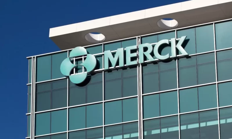 Merck & Co., Inc. (NYSE:MRK) Trading Down 2.4%