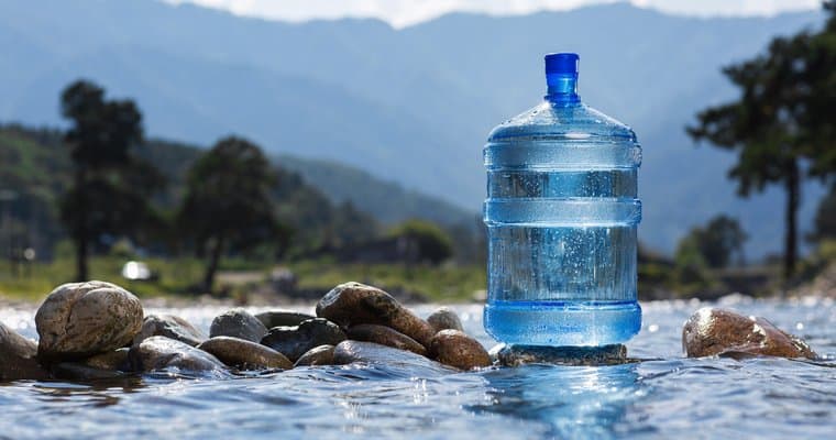 Primo Water (NYSE:PRMW) Stock Price Down 4%