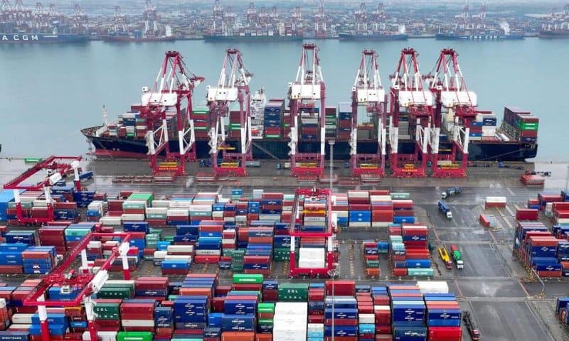 China’s August Exports Grow a Robust 8.7%, Beating Forecasts While Imports Soften