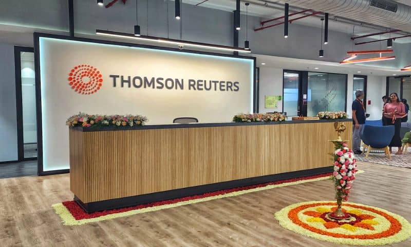 Thomson Reuters (NYSE:TRI) Trading Down 3.2%