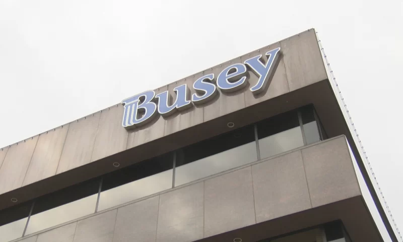 First Busey Co. (NASDAQ:BUSE) Short Interest Down 13.8% in September