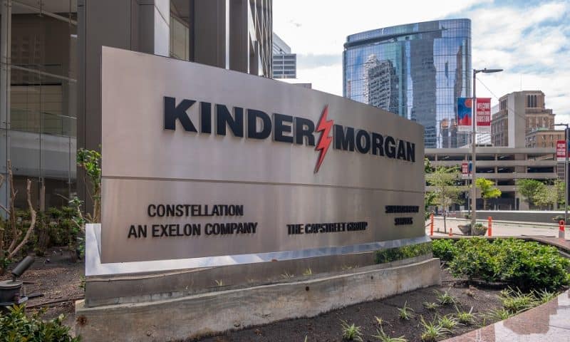 Kinder Morgan (NYSE:KMI) Stock Price Down 2.5%