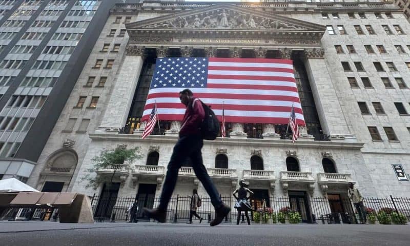 Wall Street Rises to Close Its Latest Record-Setting Week as Banks Jump