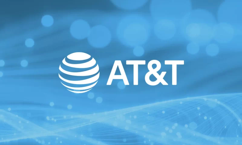 AT&T (NYSE:T) Shares Down 0.5%