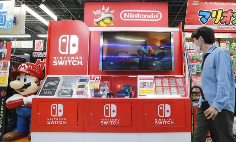 Nintendo Chief Insists the Switch Momentum Will Keep Going, Even After Its Successor