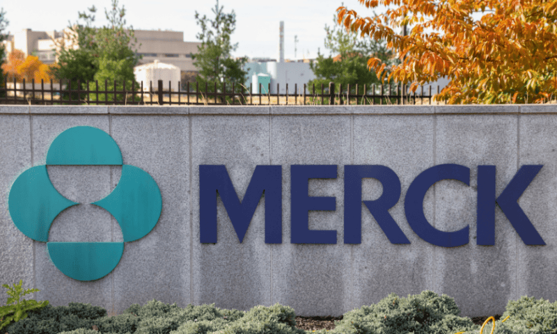 Merck & Co., Inc. (NYSE:MRK) Shares Up 0.3% – Should You Buy?