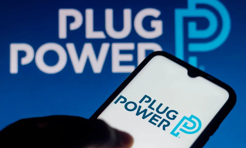 Plug Power (NASDAQ:PLUG) Stock Price Down 4.3% – Here’s What Happened